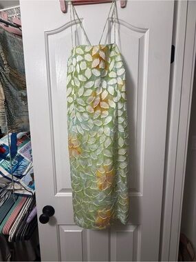 Delicate Green Floral Midi Slip Dress with Spaghetti Straps